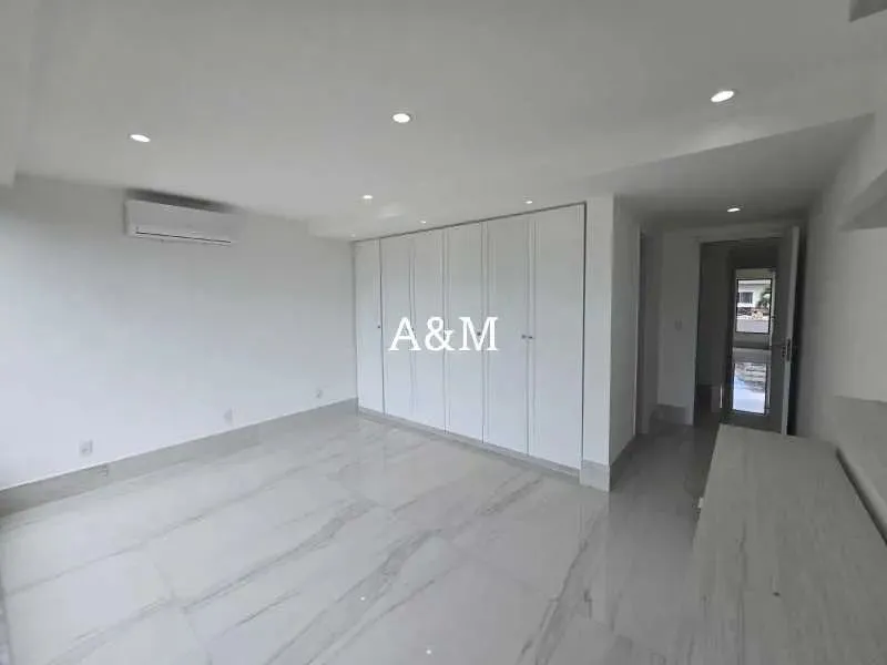 Casa com 4 quartos e 5 banheiros, 4 vagas — photo 20