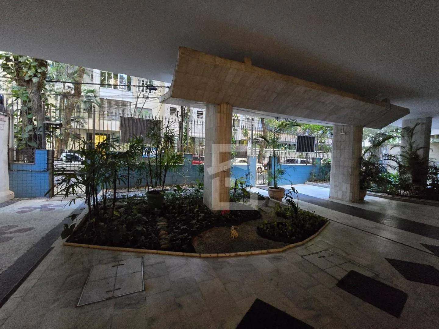 1-bedroom apartment with 24-hour concierge and 32 m² — photo 26