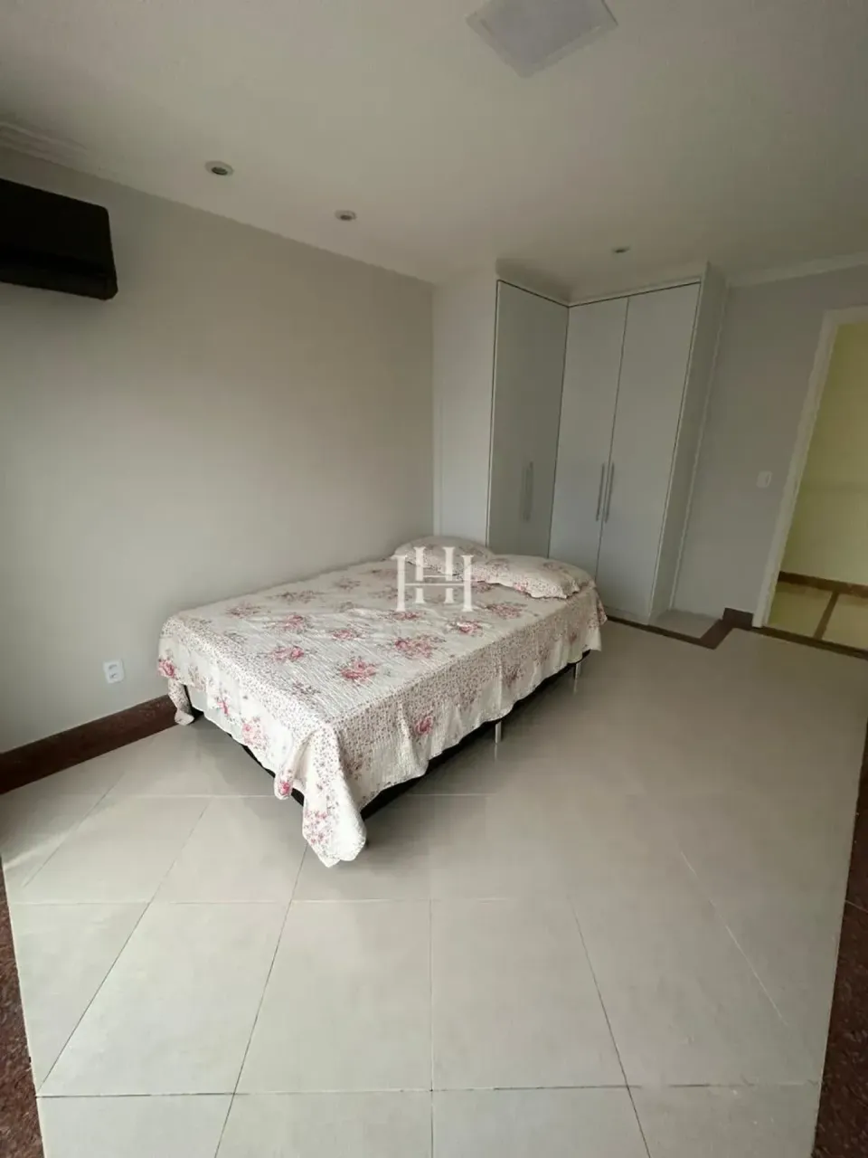 Apartamento com 5 quartos e 5 banheiros, varanda — photo 7