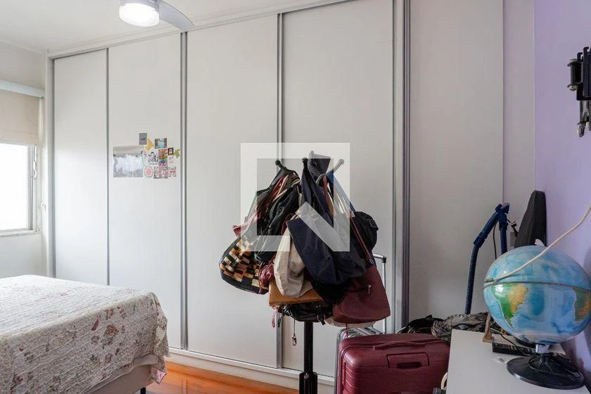Furnished apartment with 4 bedrooms and 200 m² — photo 42