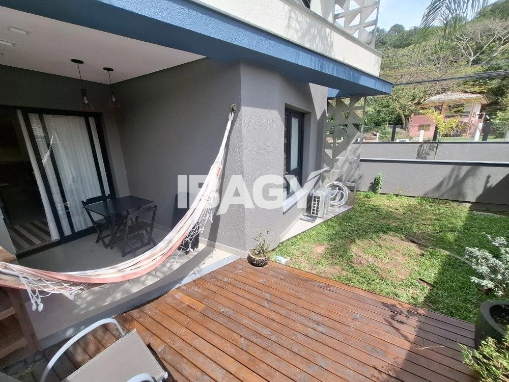 2-bedroom apartment with a private BBQ — photo 25