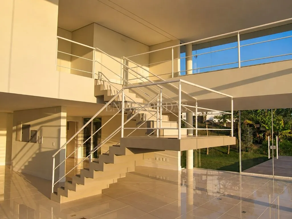 718 m² house with a water view and floor-to-ceiling windows — photo 20