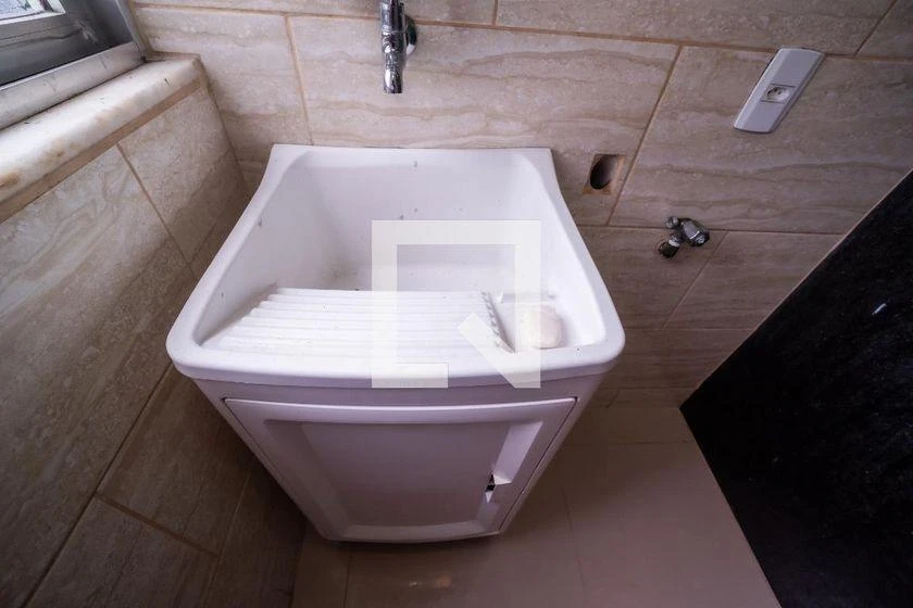 3-bedroom apartment with a washing machine — photo 16