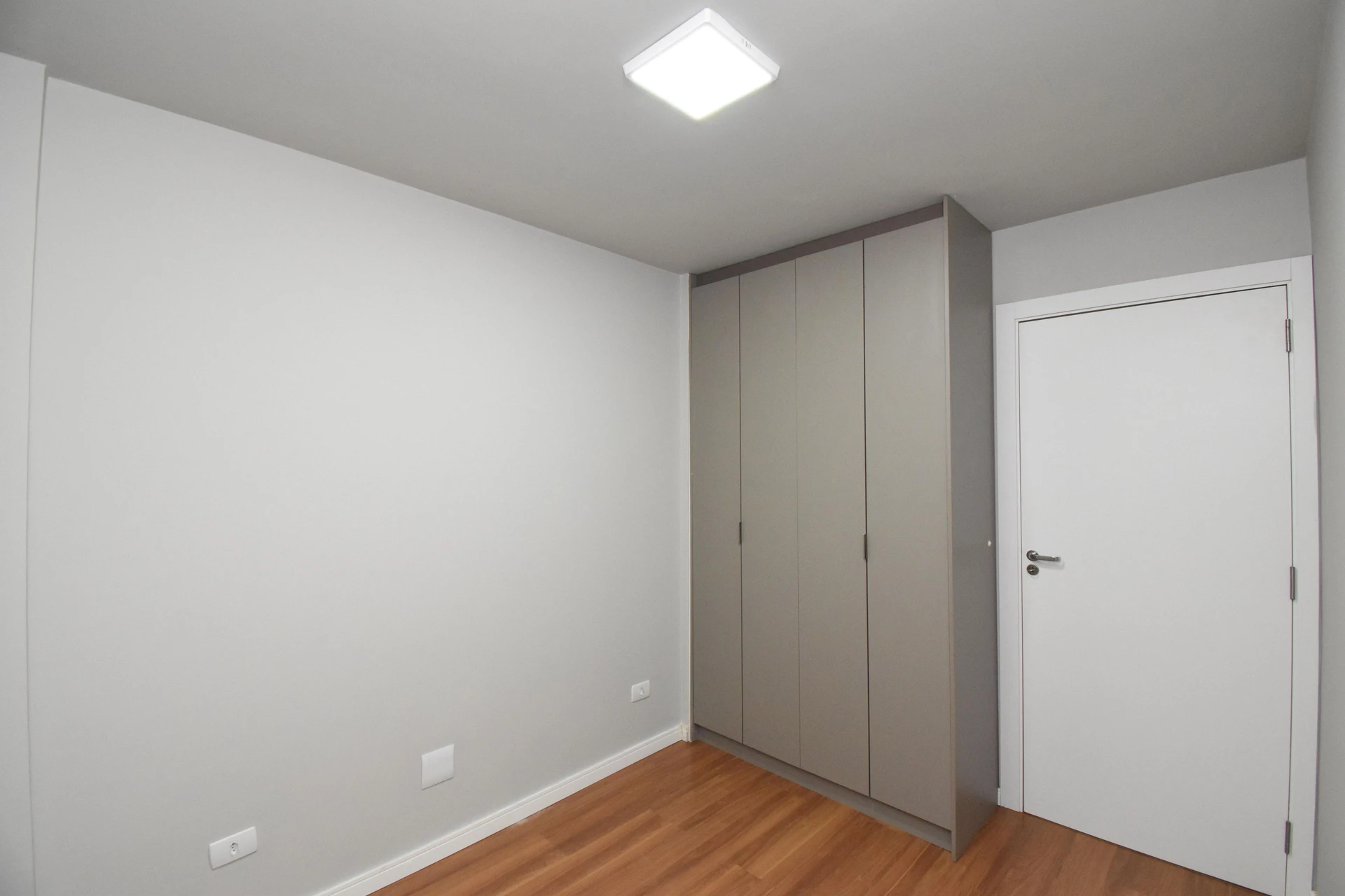 Apartamento de 2 quartos em condomínio com academia — photo 8