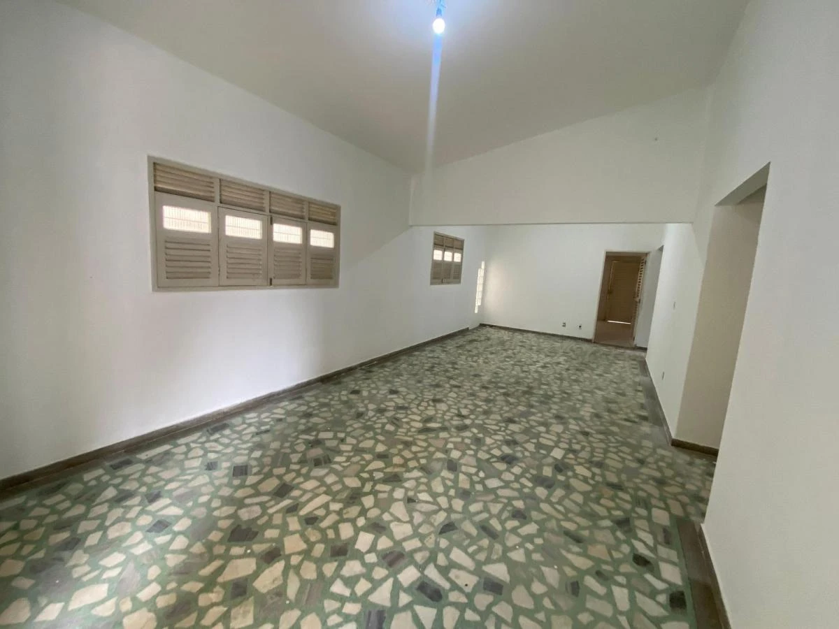 3-bedroom house, 238 m²