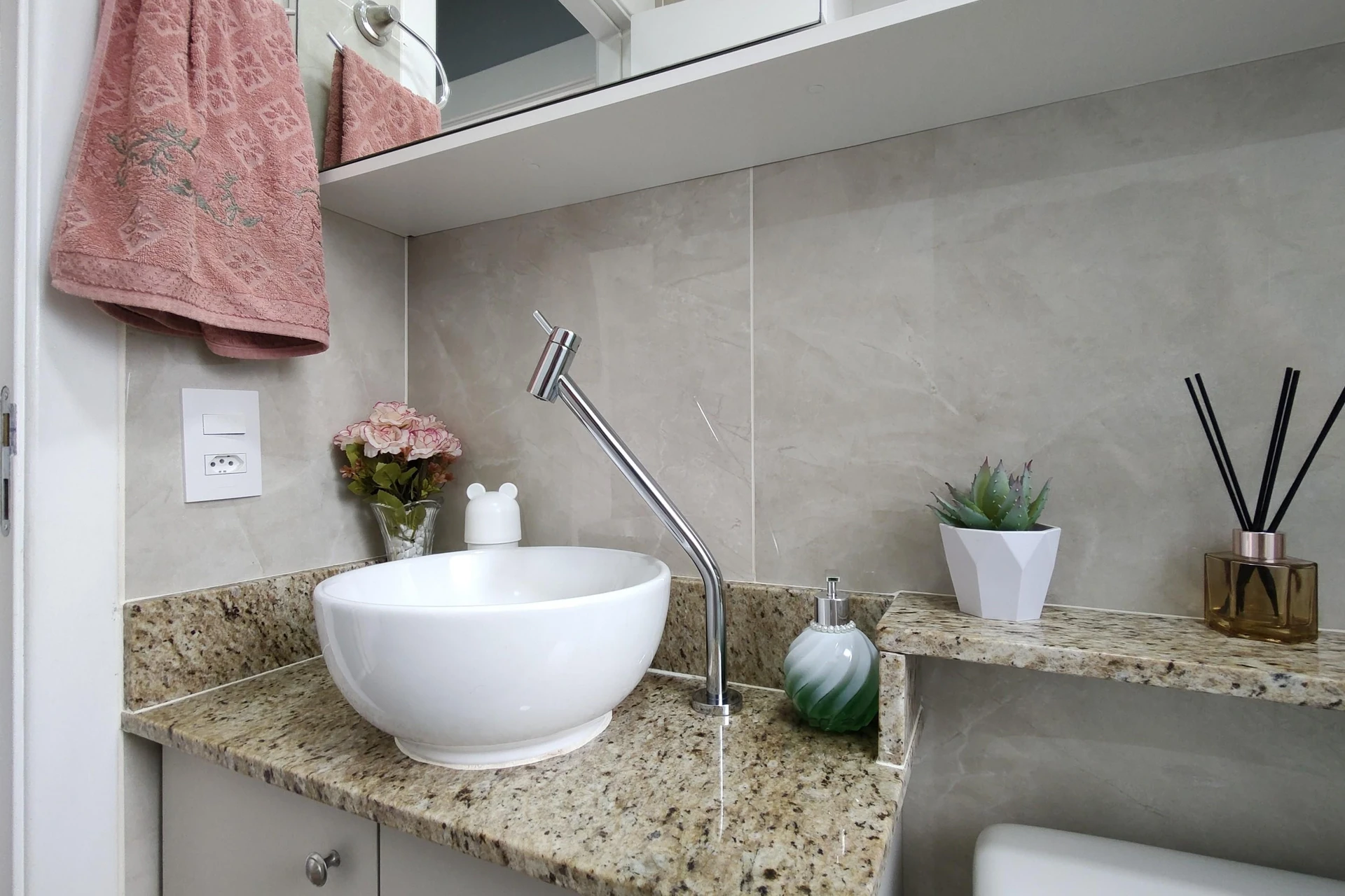 2-bedroom apartment with a glass-enclosed balcony — photo 53