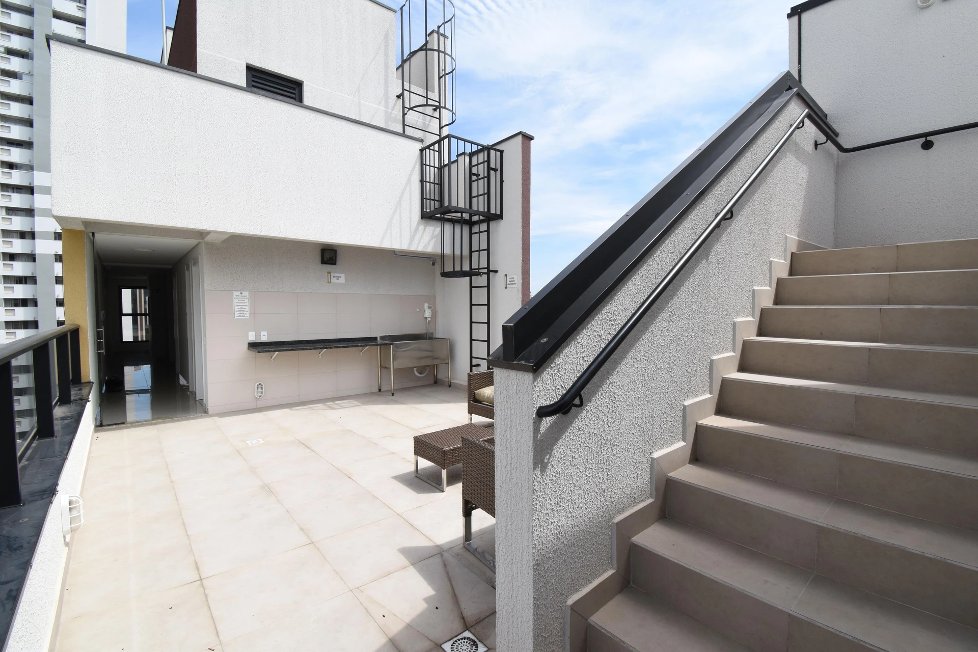 Furnished studio, 22 m², with a glass-enclosed balcony — photo 22