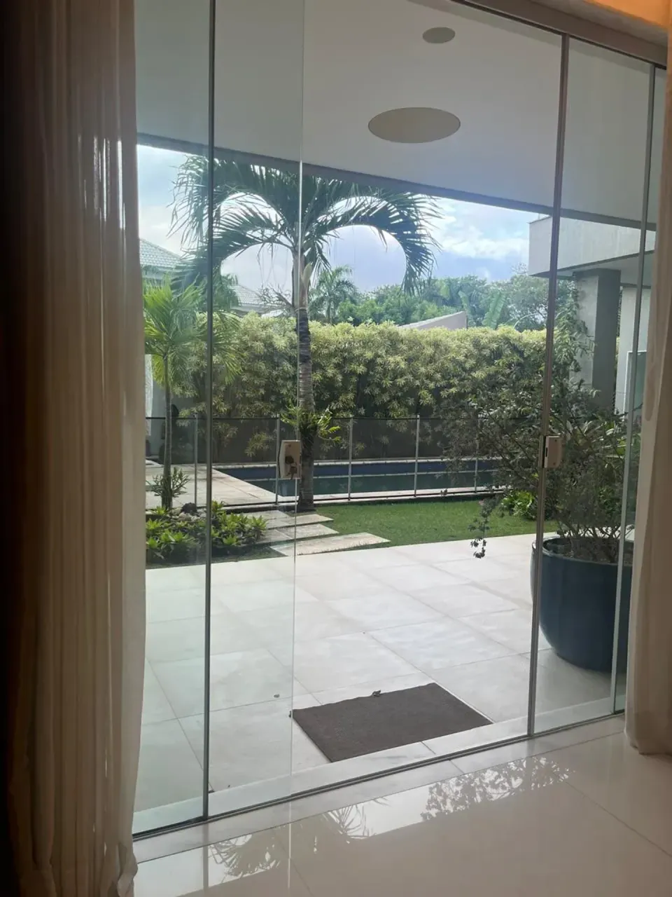 House with 5 suites and a built-in balcony grill — photo 18