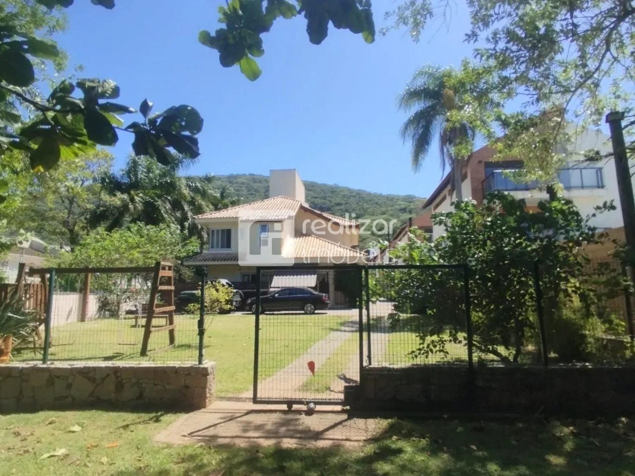 Furnished house with 4 bedrooms and 190 m² plus a garden — photo 29