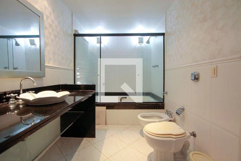 Меблированный дом с 4 спальнями и 3 сьютами, 450 м² — photo 43