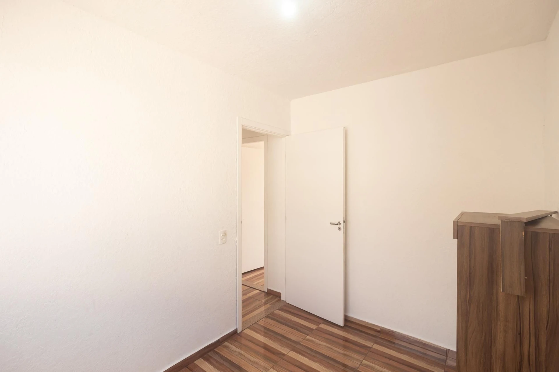 Furnished apartment with 2 bedrooms and an open kitchen — photo 26