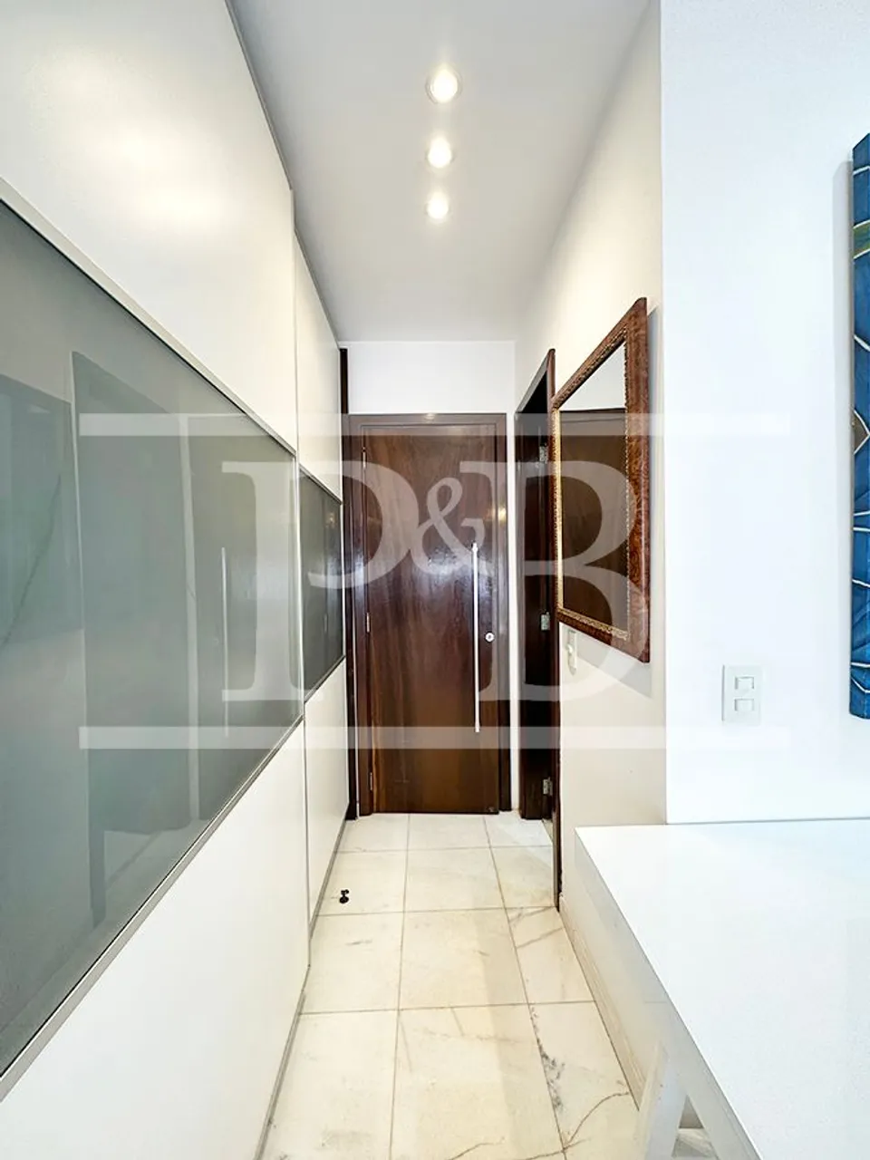 Furnished 2-bedroom apartment with 3 bathrooms — photo 18