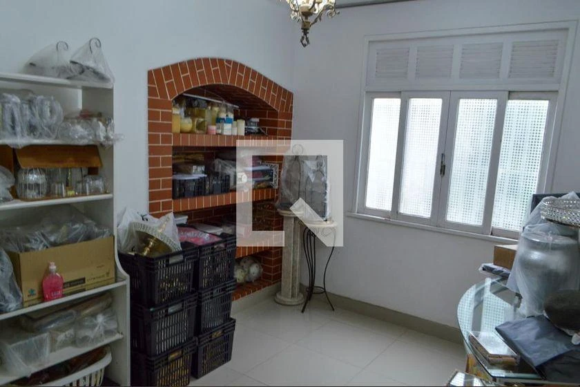 House with 5 bedrooms, balcony and 650 m² — photo 39