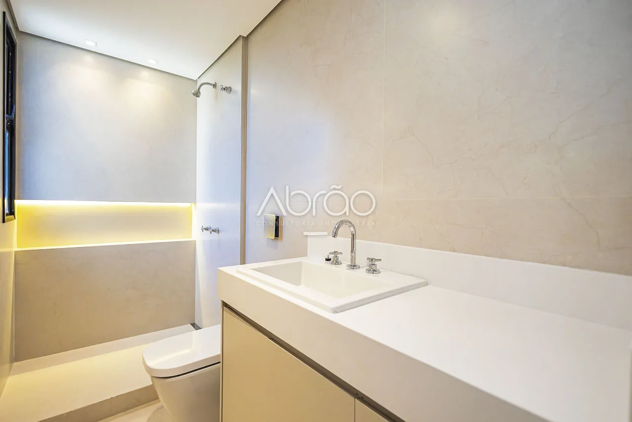 3-bedroom apartment with 1 en-suite bathroom — photo 12