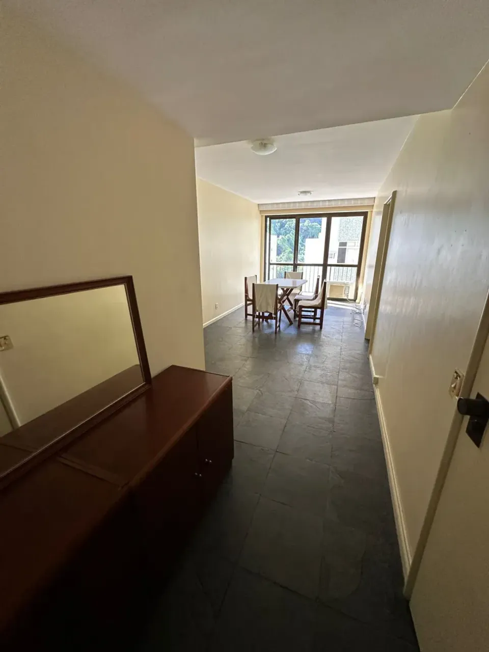 Furnished 1-bedroom apartment with 48 m² and parking — photo 14