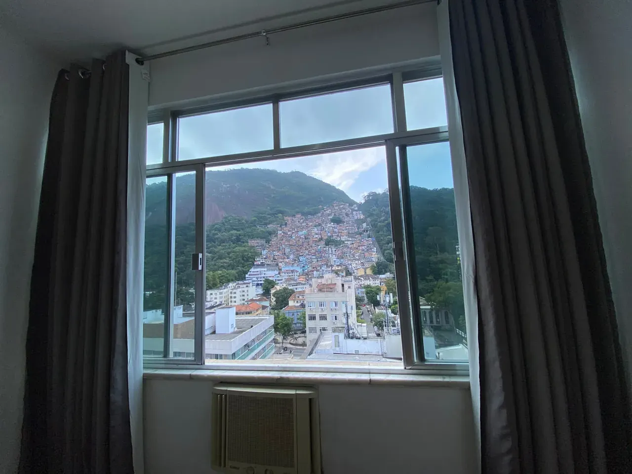 2-bedroom apartment with a mountain view in Rio de Janeiro — photo 21