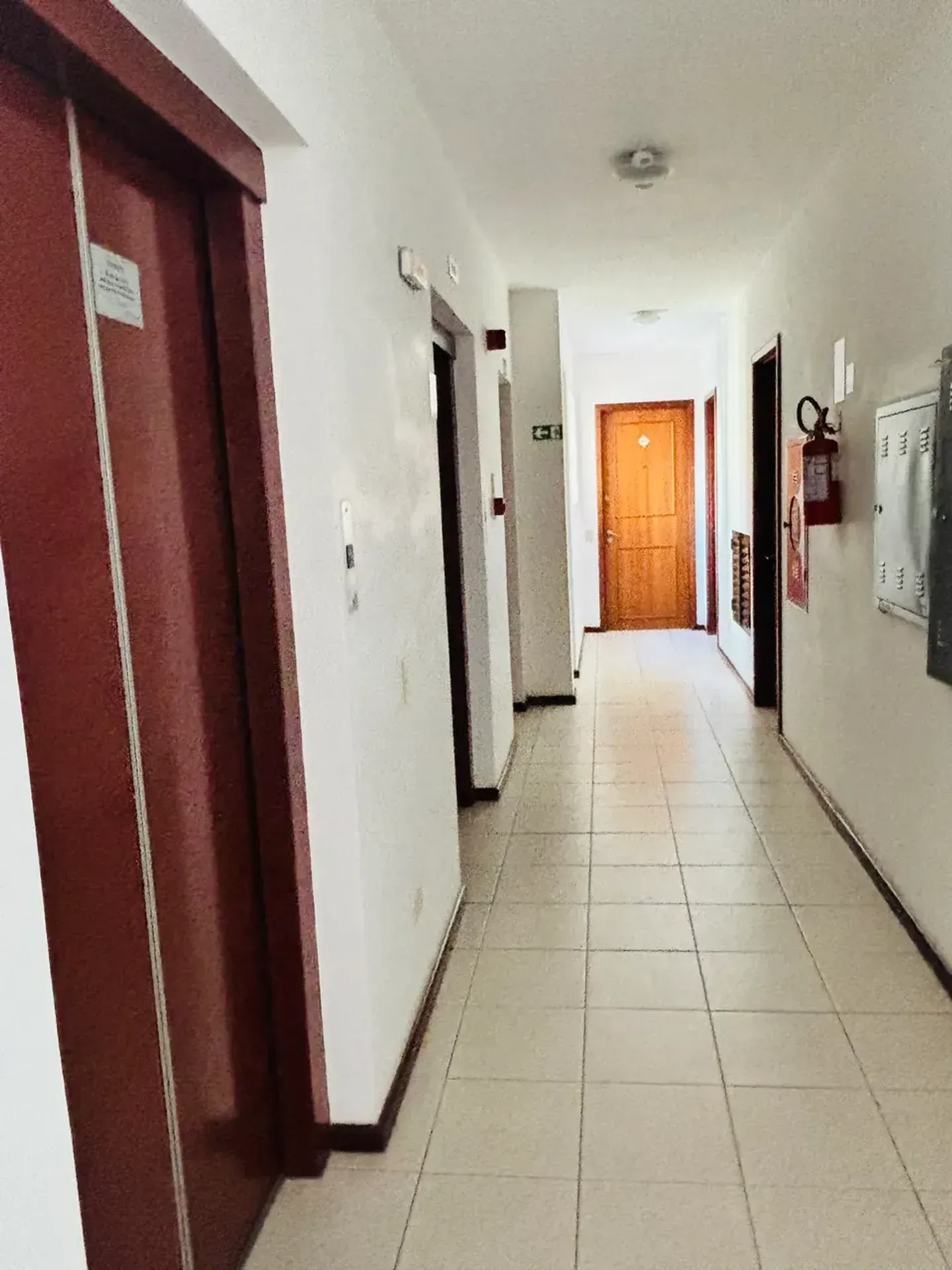 1-bedroom 1-bath apartment with a balcony — photo 32