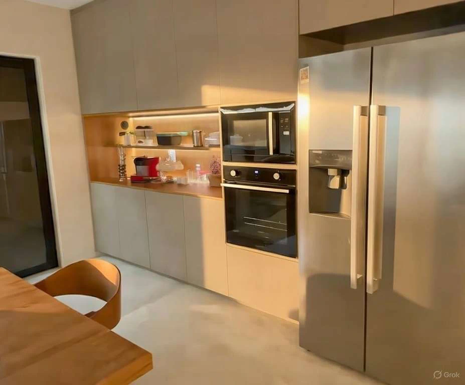 Casa triplex mobiliada de 490 m² com 4 suítes e 6 banheiros — photo 2