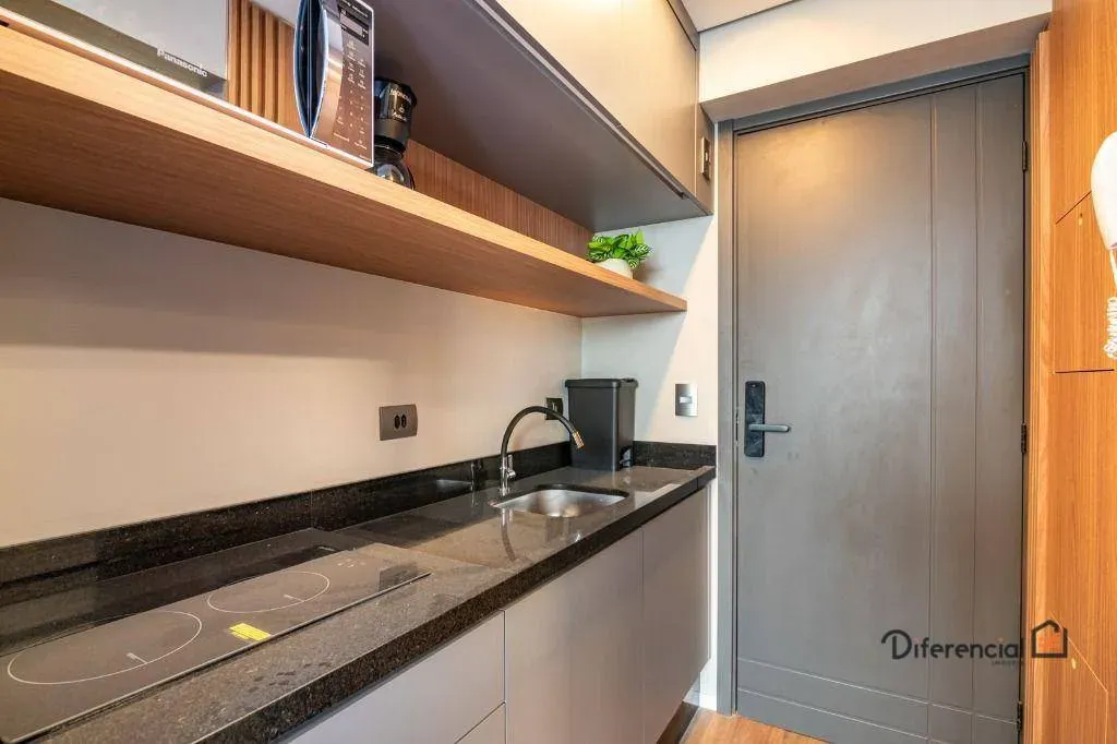 Furnished studio with 1 bedroom and a private BBQ — photo 3
