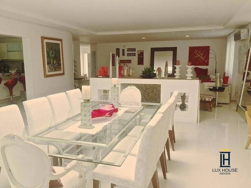 House with 7 bedrooms and 6 en-suites plus pool — photo 20