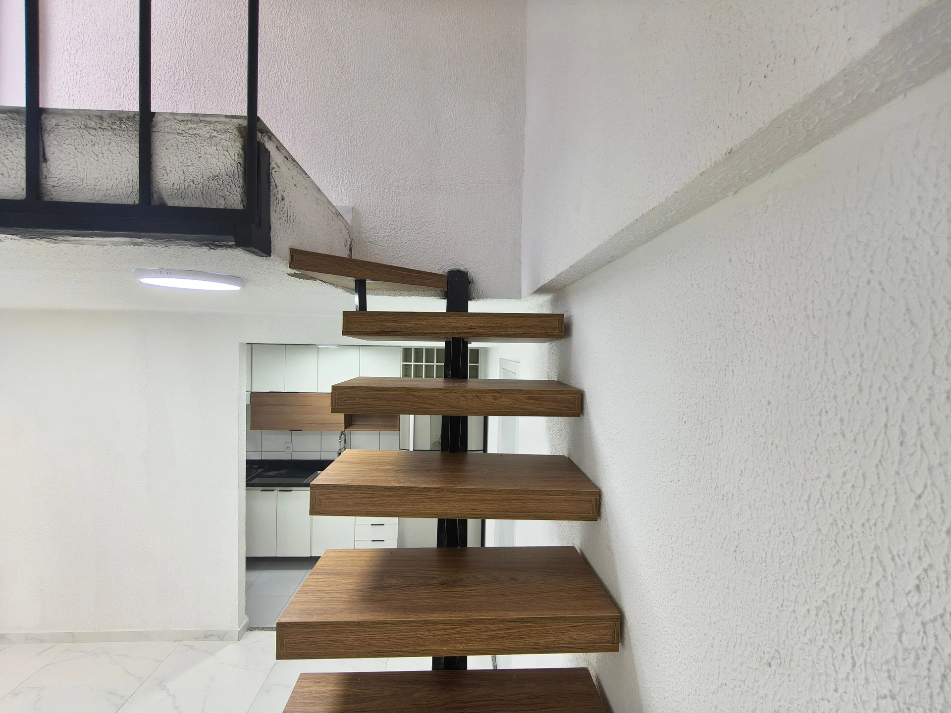 Apartamento mobiliado com 2 quartos, 1 banheiro e varanda — photo 56