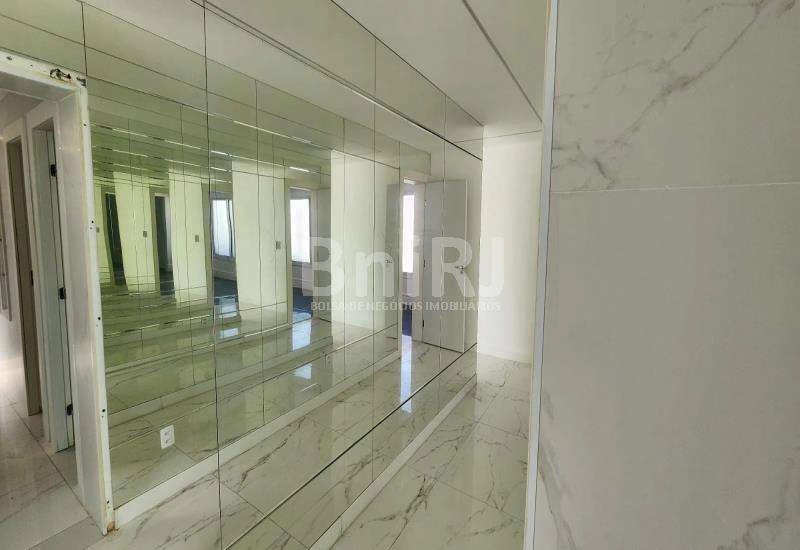 House with 6 bedrooms and 500 m² with 2 parking spaces — photo 19