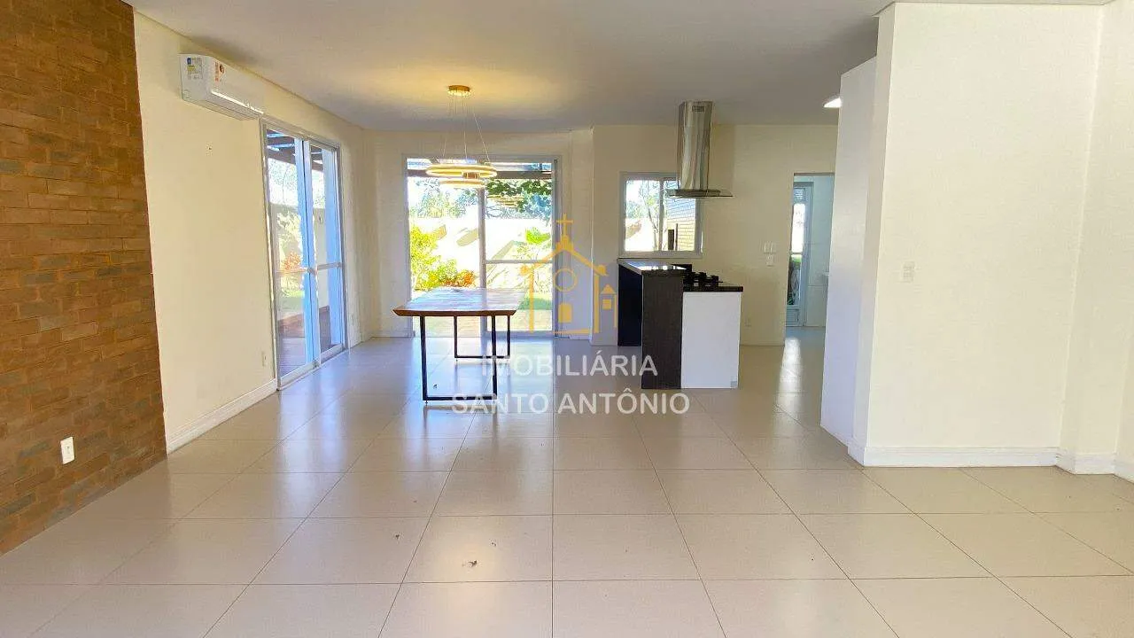Condo house with 3 en-suite bedrooms and 4 baths, 190 m² — photo 25