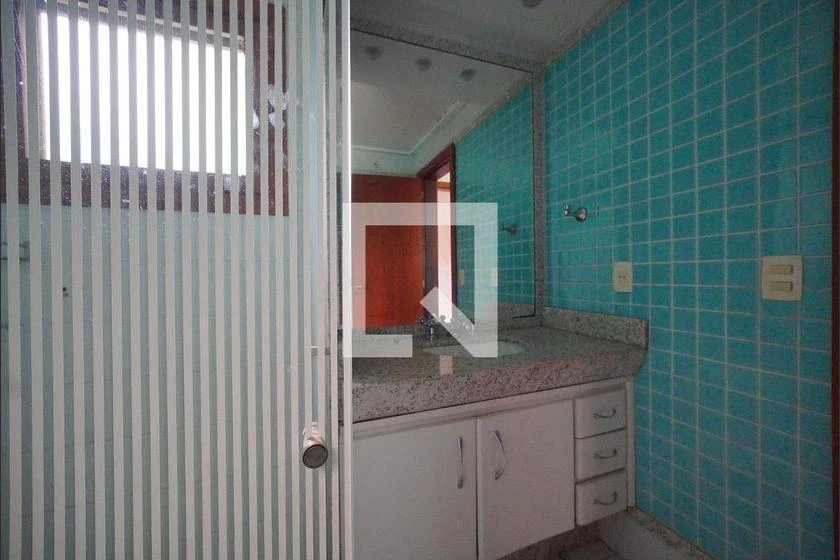 Панорамные окна и 7 спален: дом 700 м² — photo 45