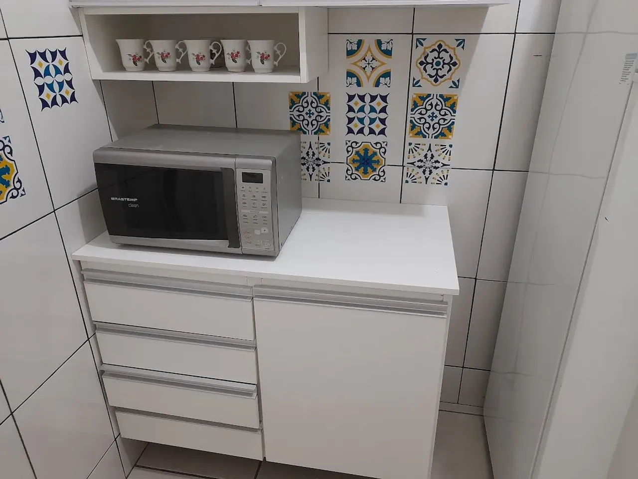 Furnished 4-bedroom apartment with a gas stove — photo 7