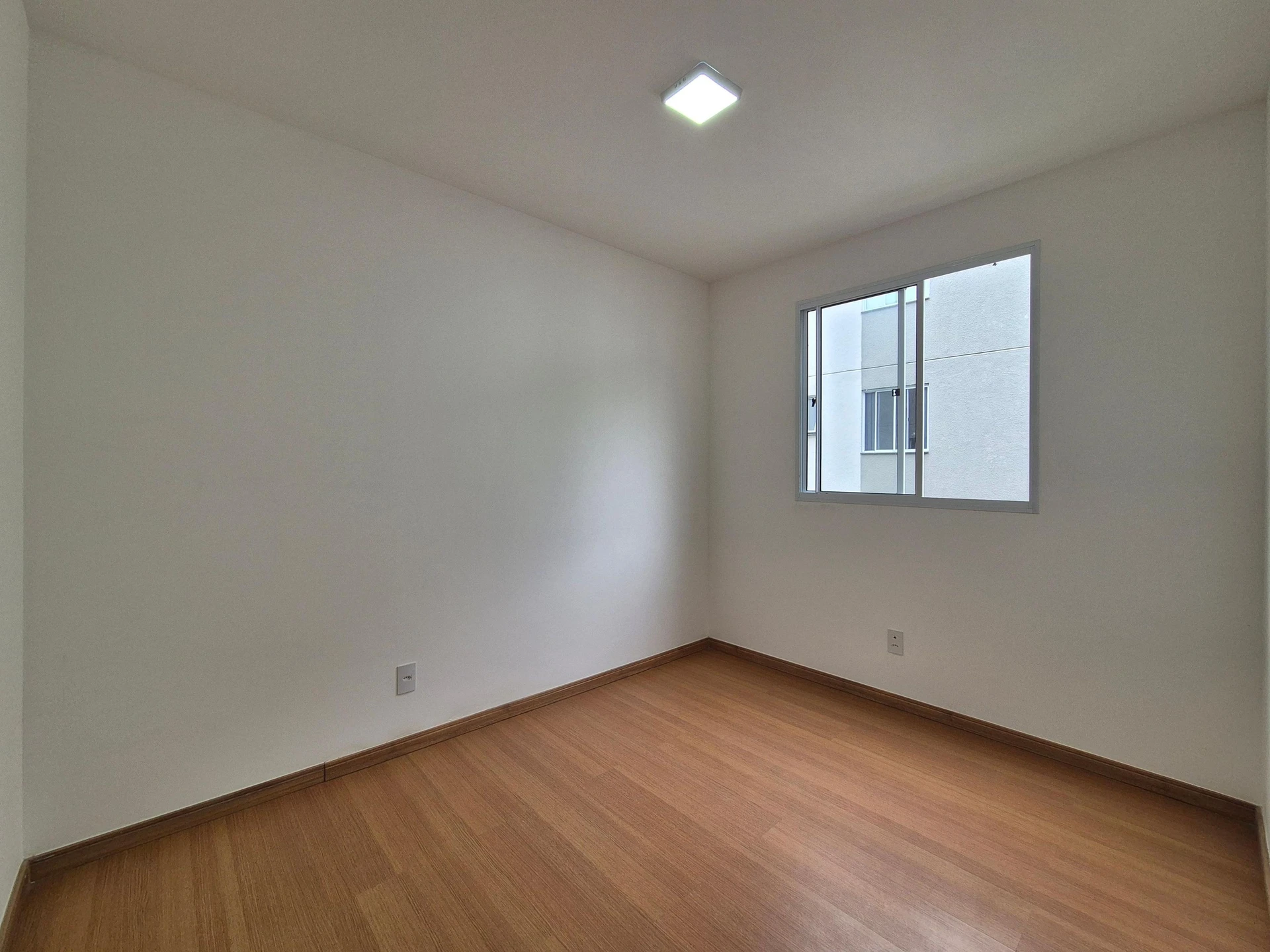 2-bedroom apartment with 1 en-suite and open-air pool — photo 13