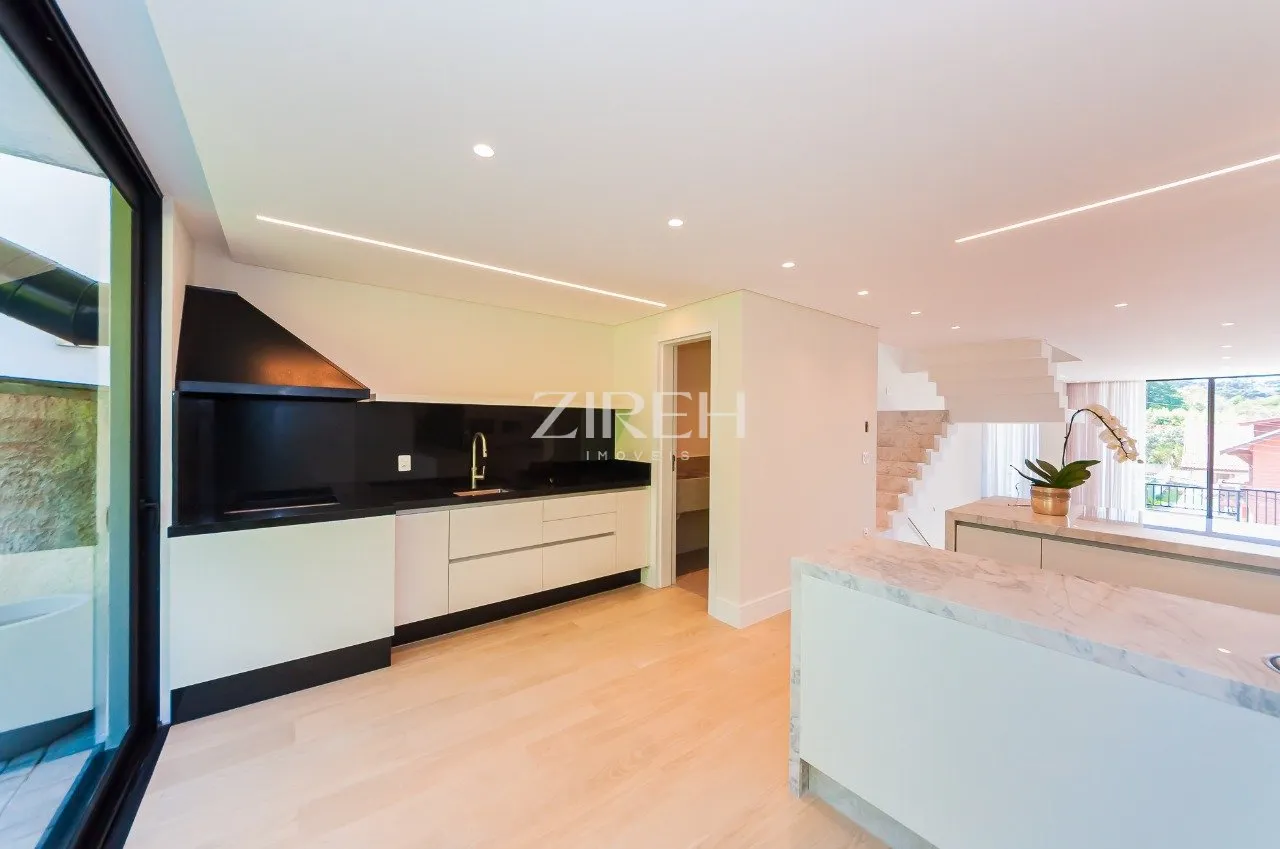 3-bedroom house with a bathtub — photo 17