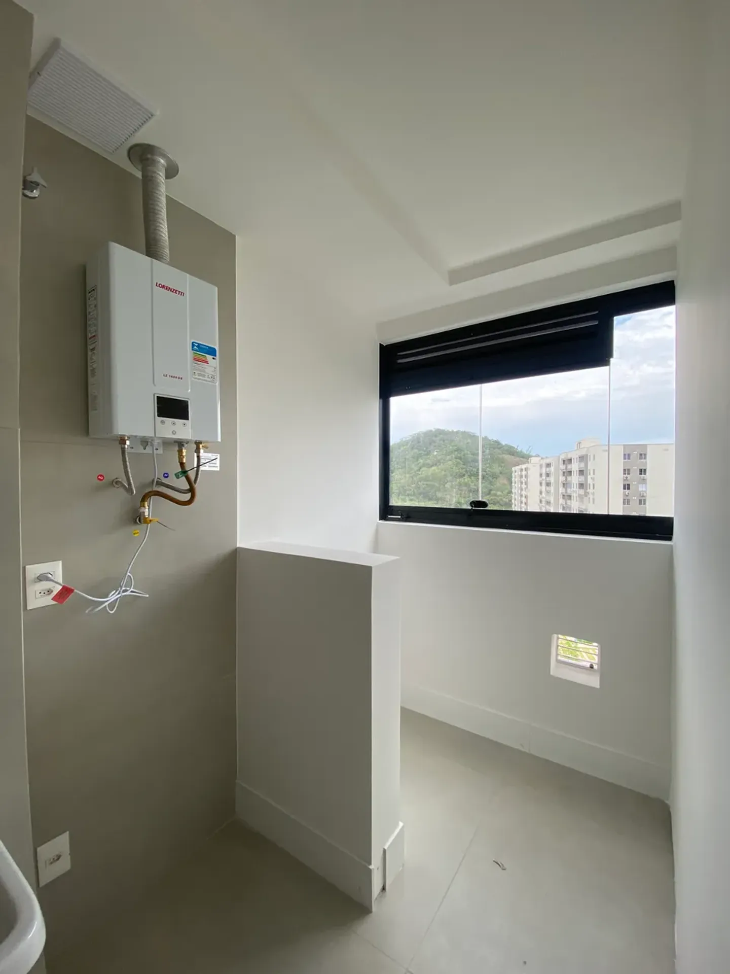 Вид на гори та 3 спальні: квартира 60 м² — photo 6