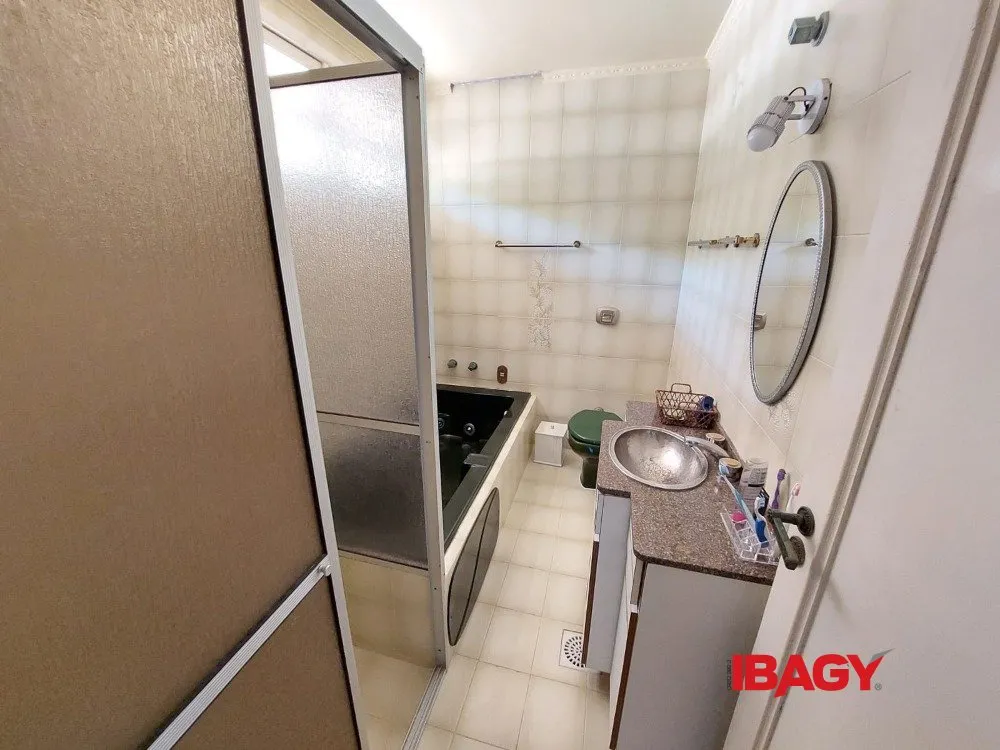 Casa amueblada con 4 dormitorios y 950 m² — photo 24
