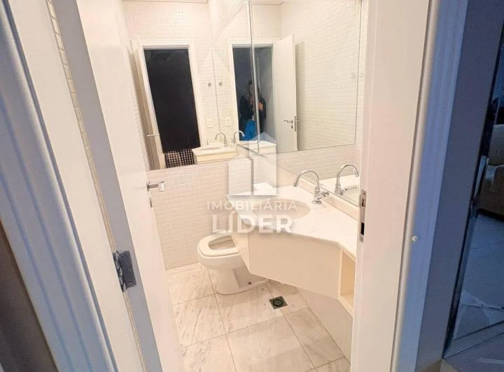 210 m² duplex-style apartment with 3 bedrooms and 2 parking — photo 5