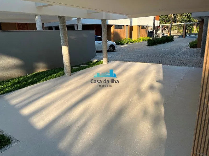 4-bedroom house with a garden in Florianópolis — photo 22