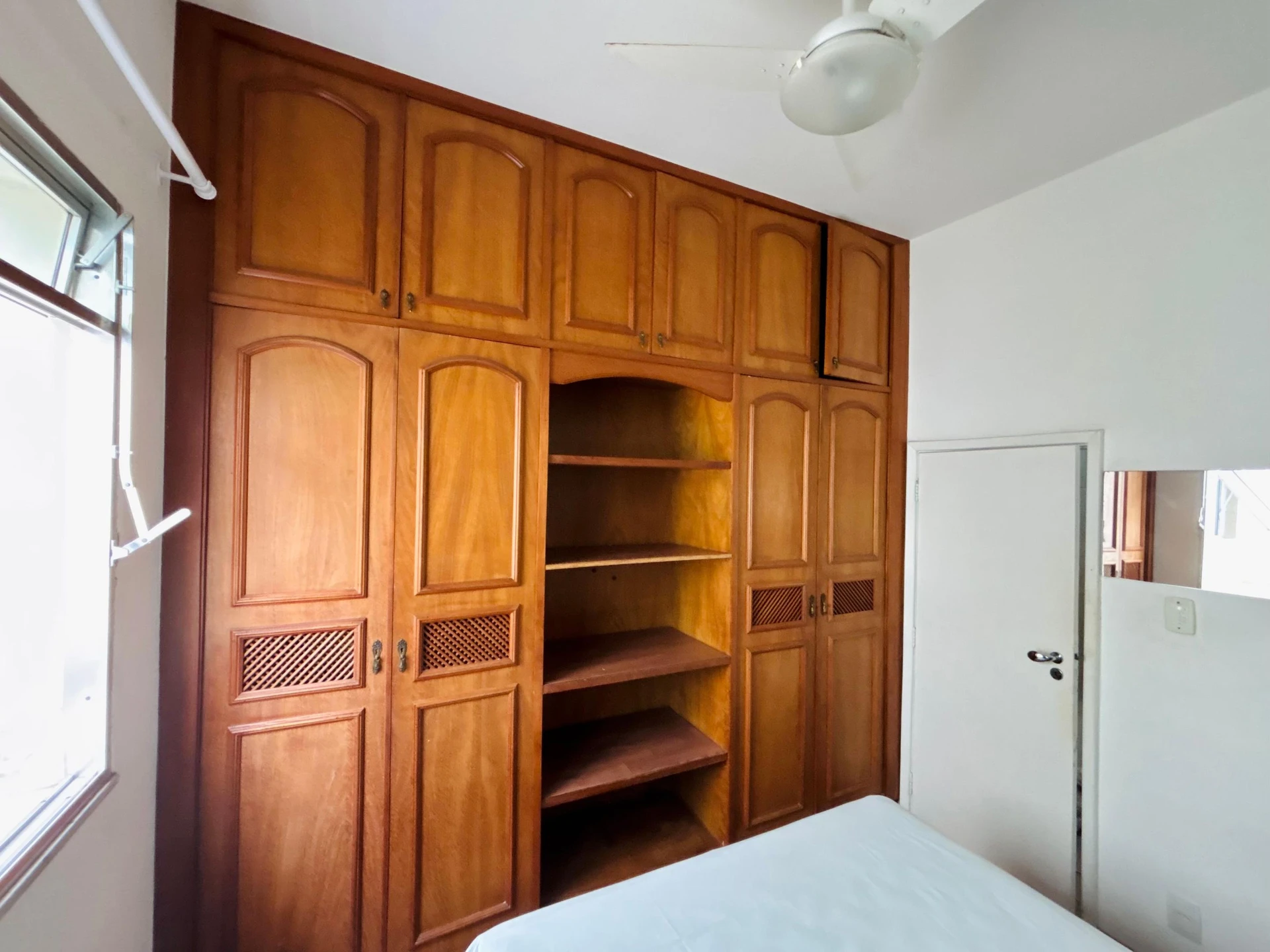 Furnished apartment with 3 bedrooms and 2 bathrooms — photo 11