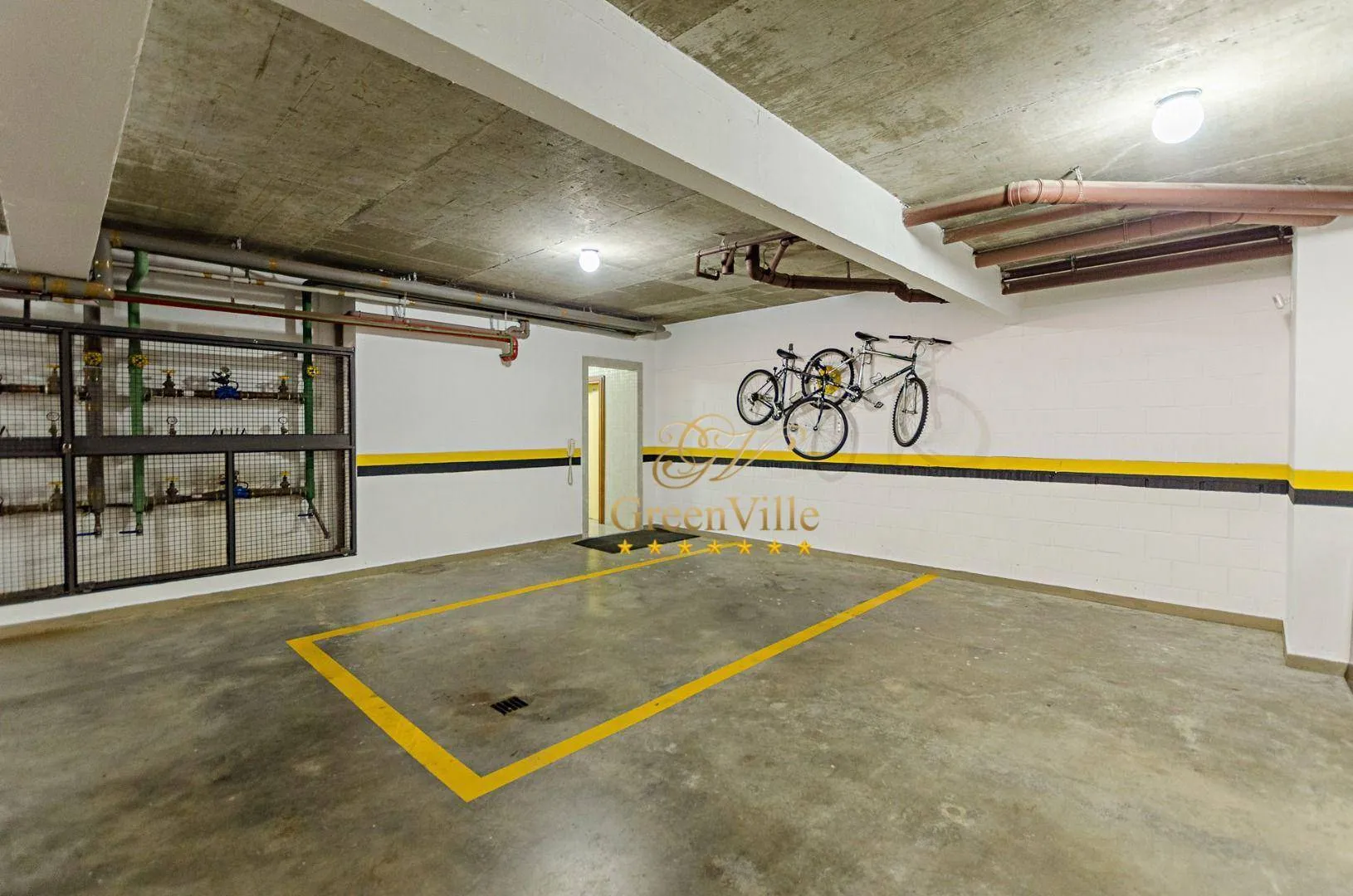 Apartment with private garden and 3 bedrooms — photo 31