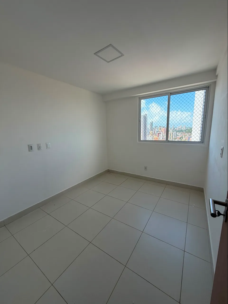 Furnished apartment with a closed kitchen and gas stove — photo 5