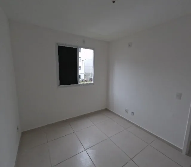 Apartamento sem mobília com cozinha separada e varanda — photo 16