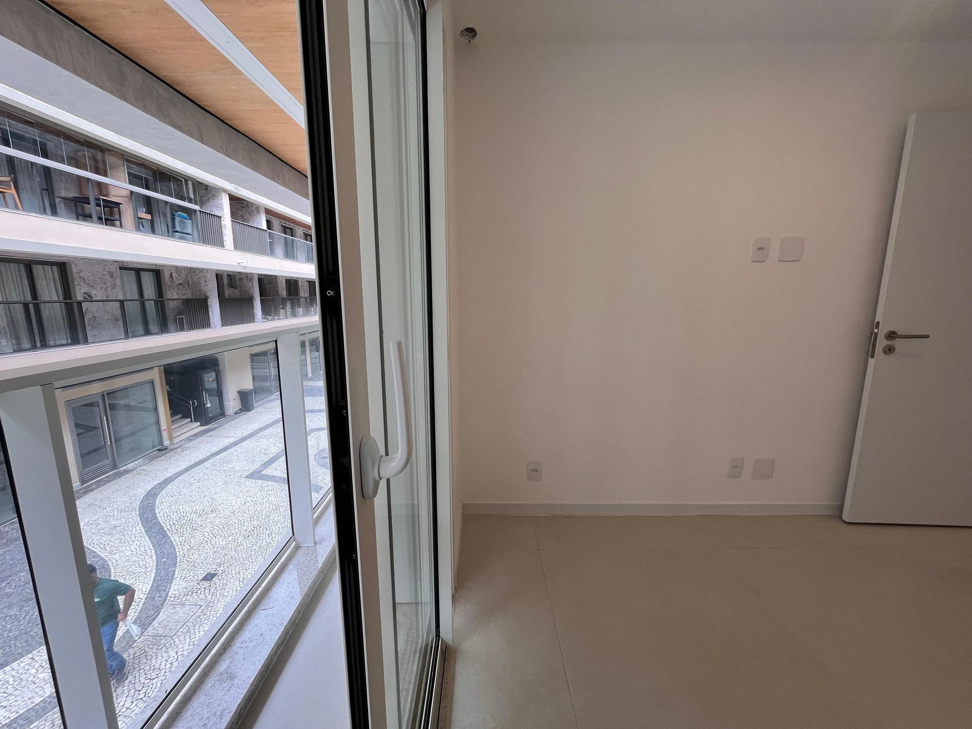 2-bedroom apartment in a building with a sauna — photo 18