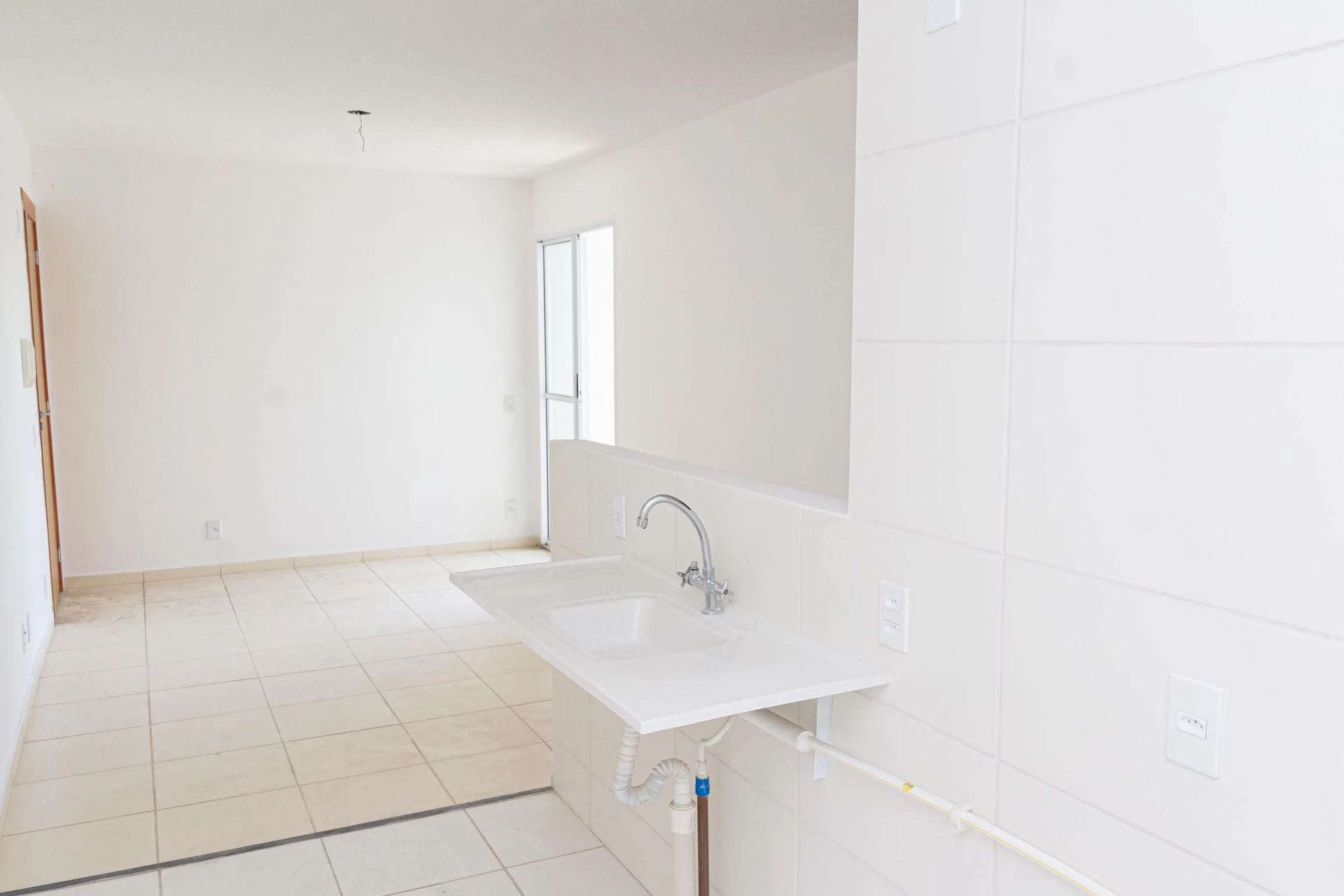 Rental apartment with 2 bedrooms and a balcony — photo 17