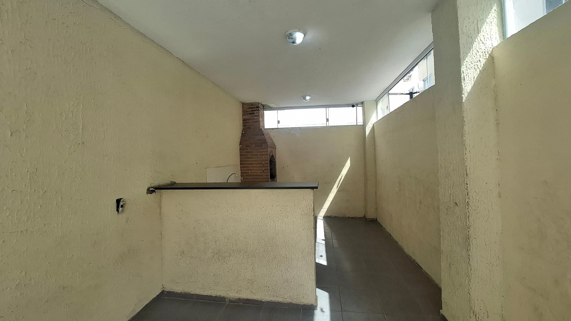 Furnished 2-bedroom apartment with a gas stove kitchen — photo 19