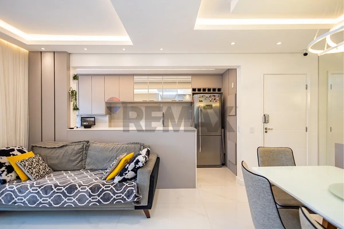 Glass-enclosed balcony in a 2-bedroom apartment, 69 m² — photo 17