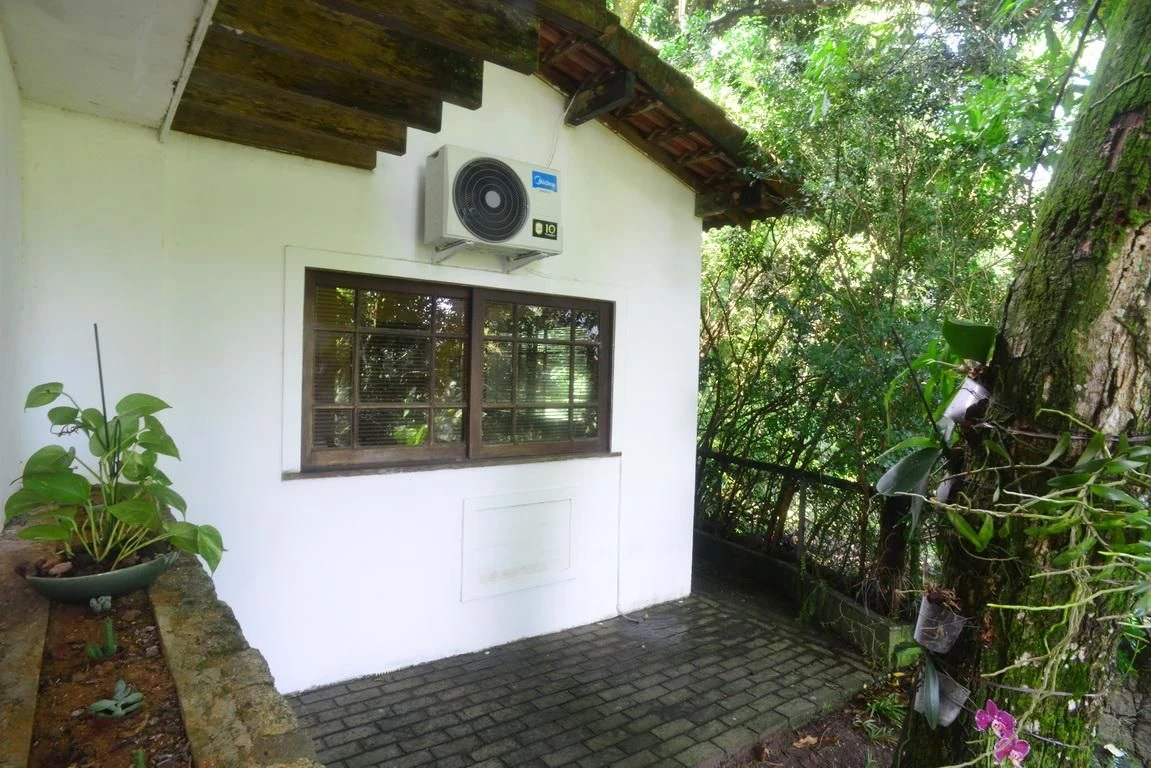 Casa mobiliada com 6 quartos e 5 suítes, com jardim — photo 19