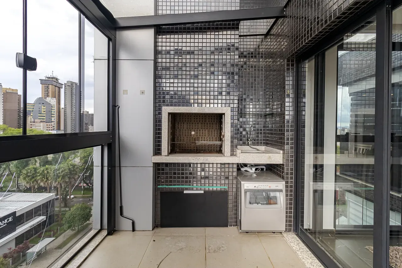 Bathtub in a 3-bedroom apartment, 312 m²