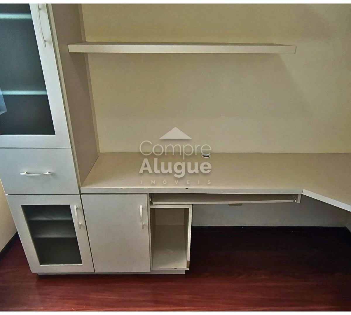 59 m² apartment with a walk-in closet and a home office — photo 29