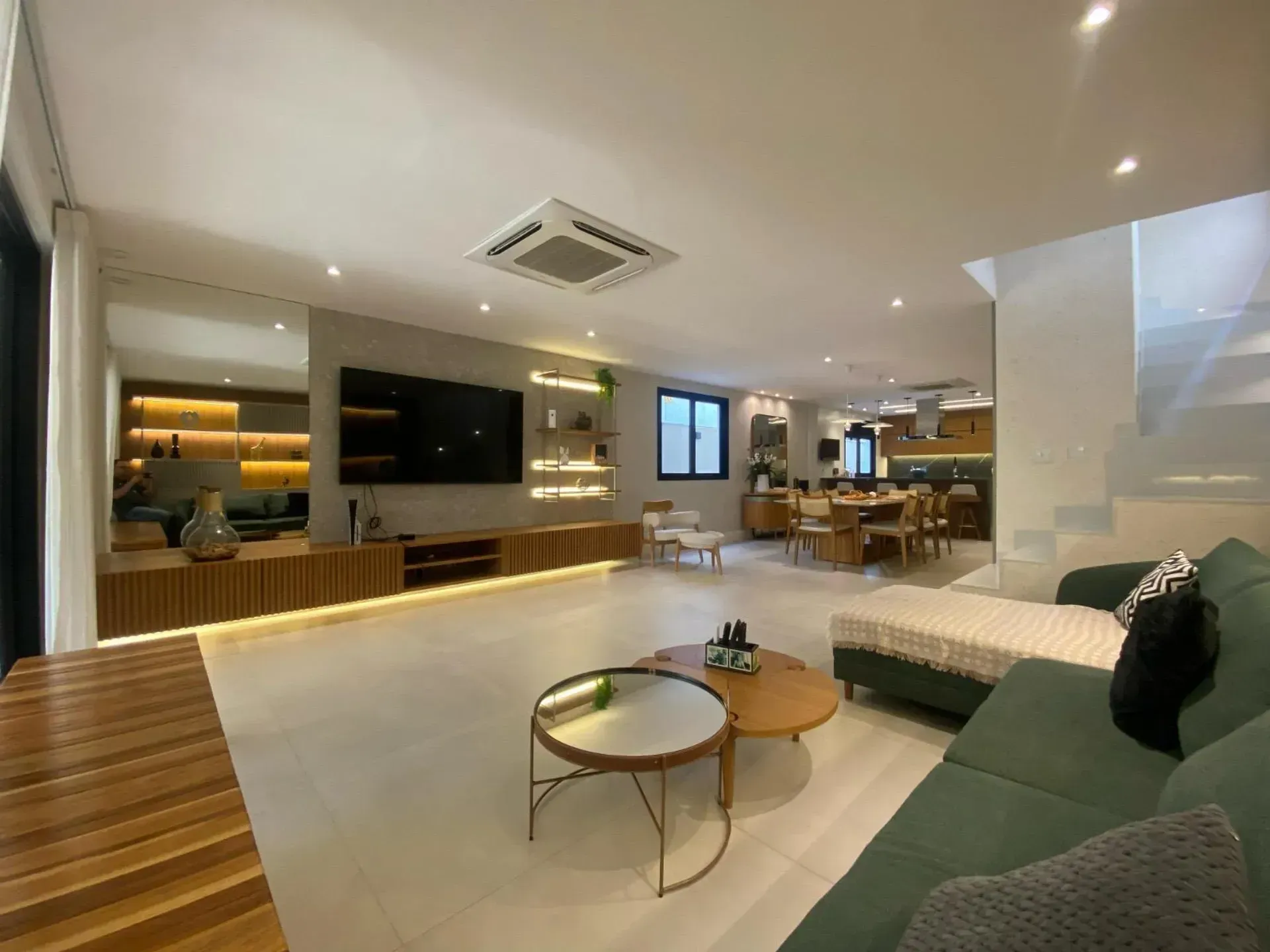 Furnished house with 4 bedrooms and 5 bathrooms — photo 28