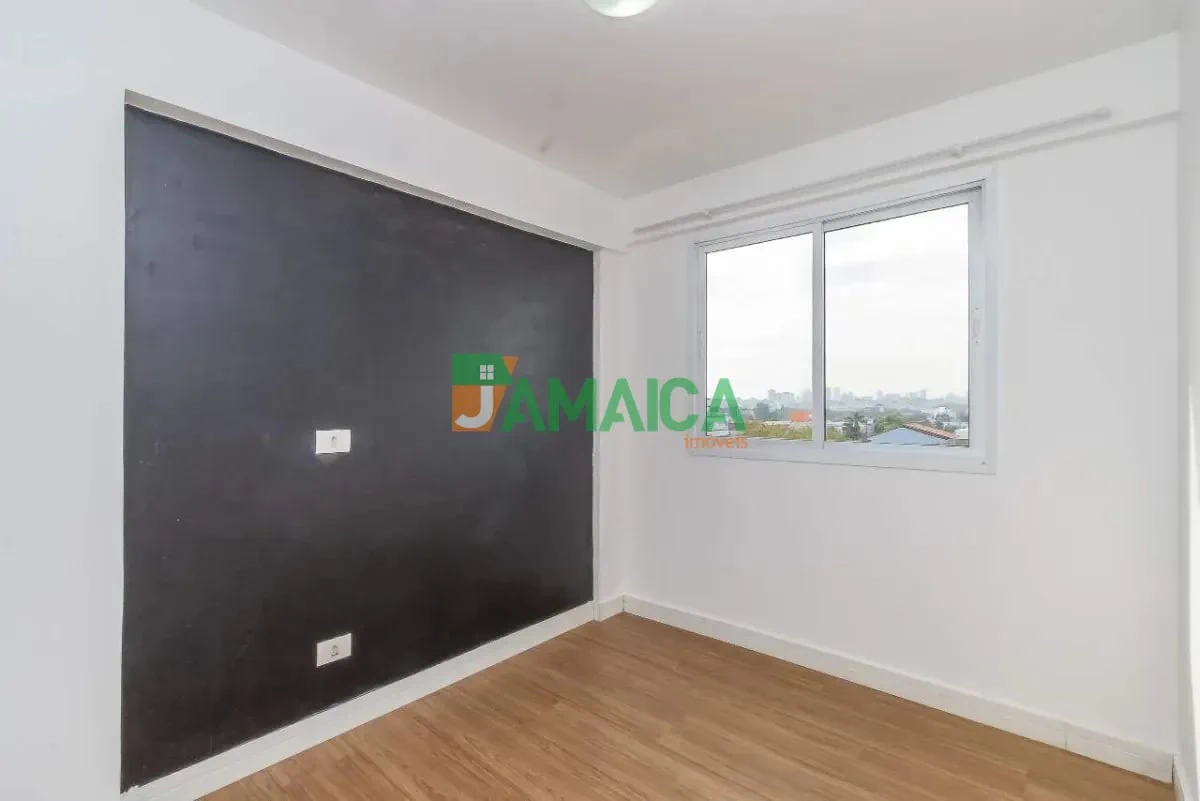 Balcony with a grill in a 2-bedroom apartment, 52 m² — photo 20