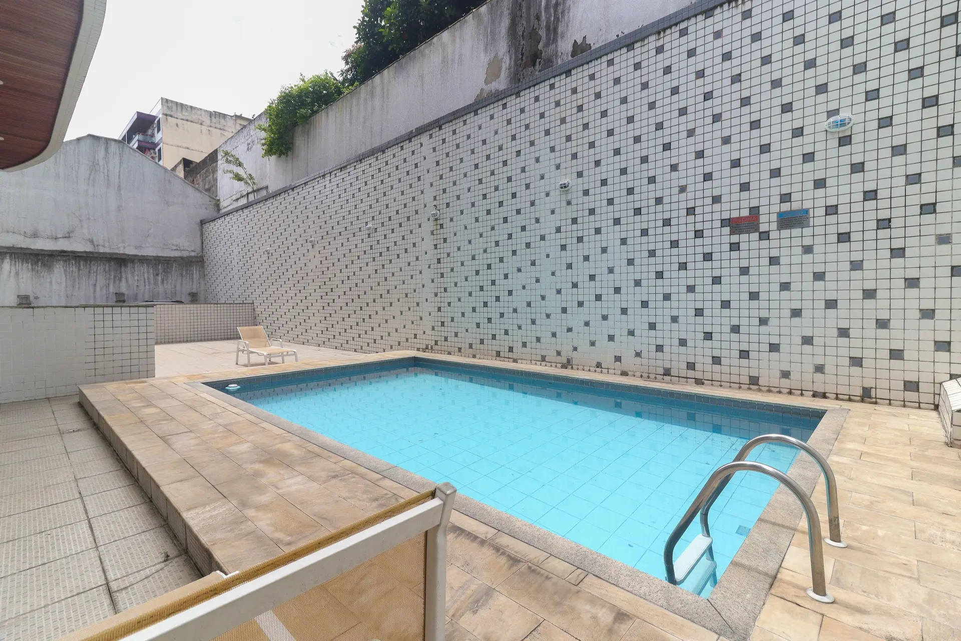 105 m² apartment with a home office and a washing machine — photo 27