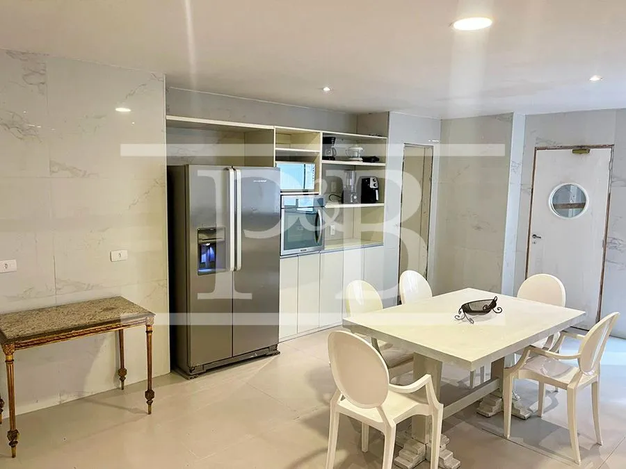 Furnished 4-bedroom apartment with open-plan kitchen — photo 21
